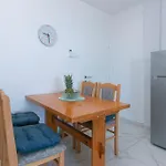 Διαμέρισμα 19 *