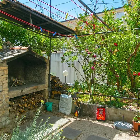 19 * Makarska