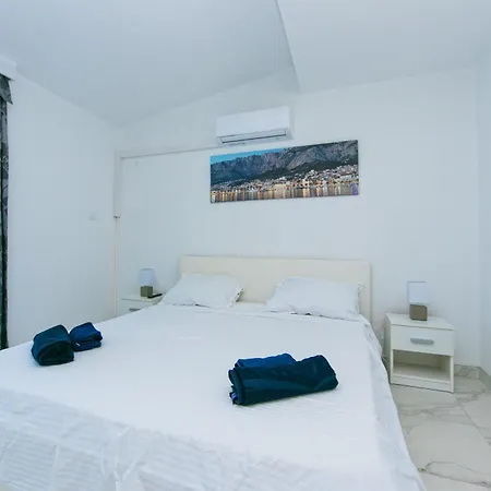 19 Apartment *