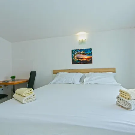 19 Apartment