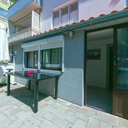 19 Apartment *