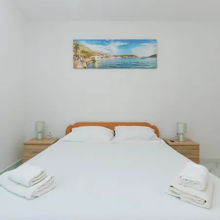 19 * Makarska