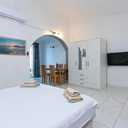19 * Makarska